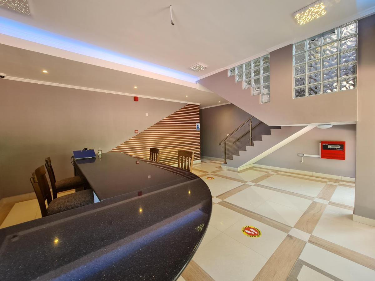 Royale Suites By Arc Royal Luxury Apts อองซ์รอแยล ภายนอก รูปภาพ