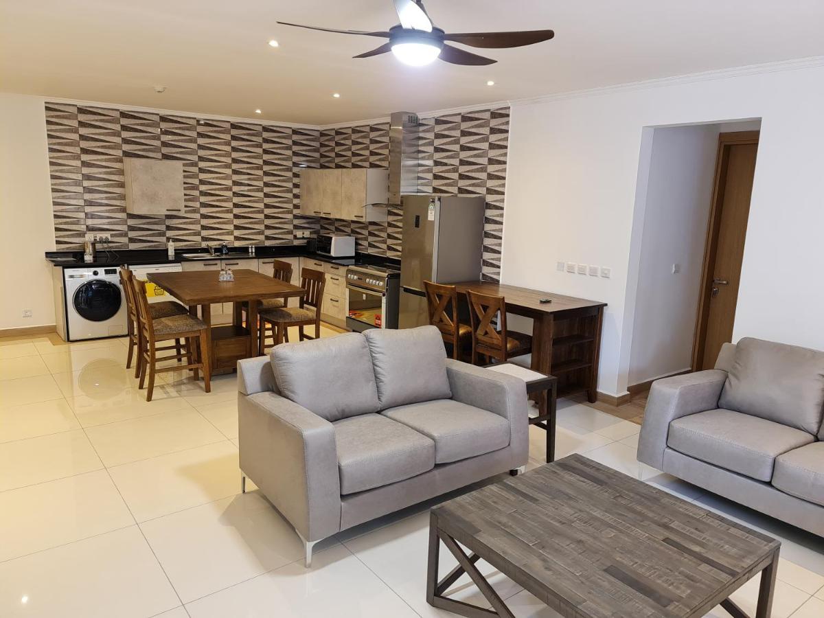 Royale Suites By Arc Royal Luxury Apts อองซ์รอแยล ภายนอก รูปภาพ