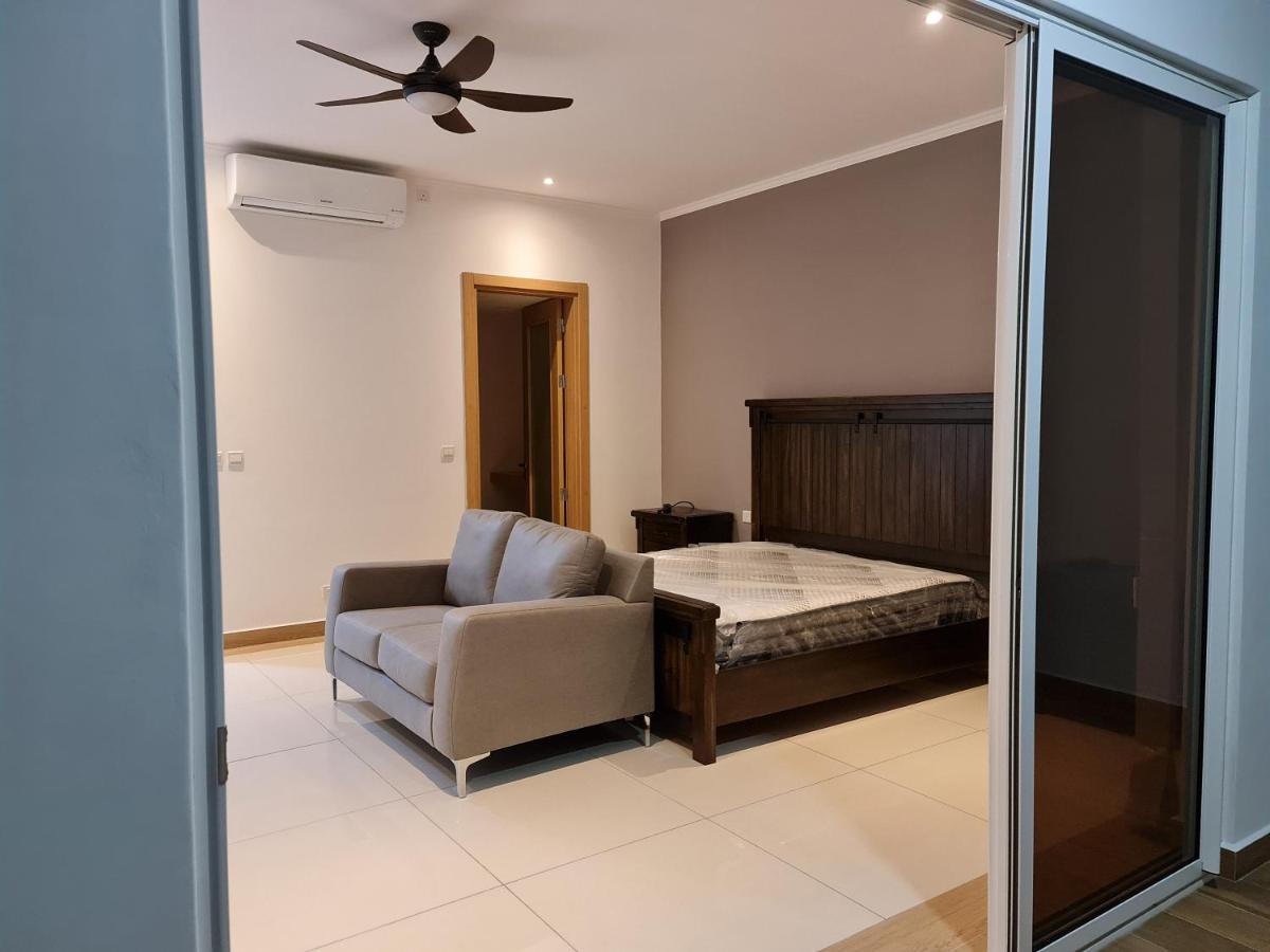 Royale Suites By Arc Royal Luxury Apts อองซ์รอแยล ภายนอก รูปภาพ