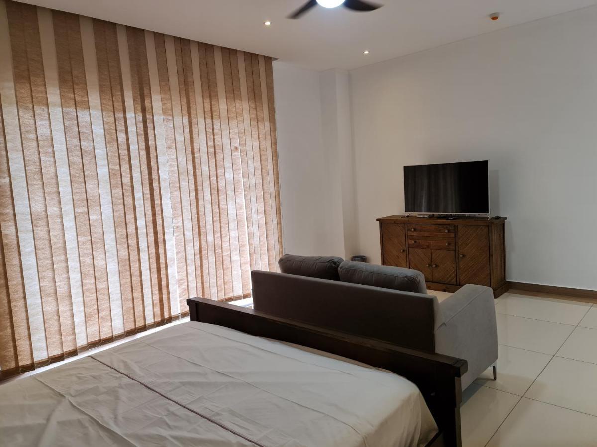 Royale Suites By Arc Royal Luxury Apts อองซ์รอแยล ภายนอก รูปภาพ