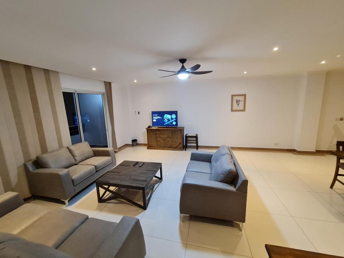 Royale Suites By Arc Royal Luxury Apts อองซ์รอแยล ภายนอก รูปภาพ