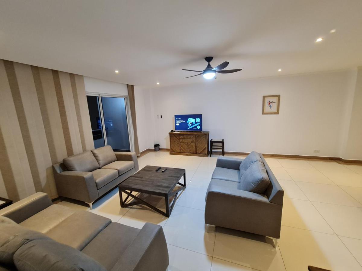 Royale Suites By Arc Royal Luxury Apts อองซ์รอแยล ภายนอก รูปภาพ