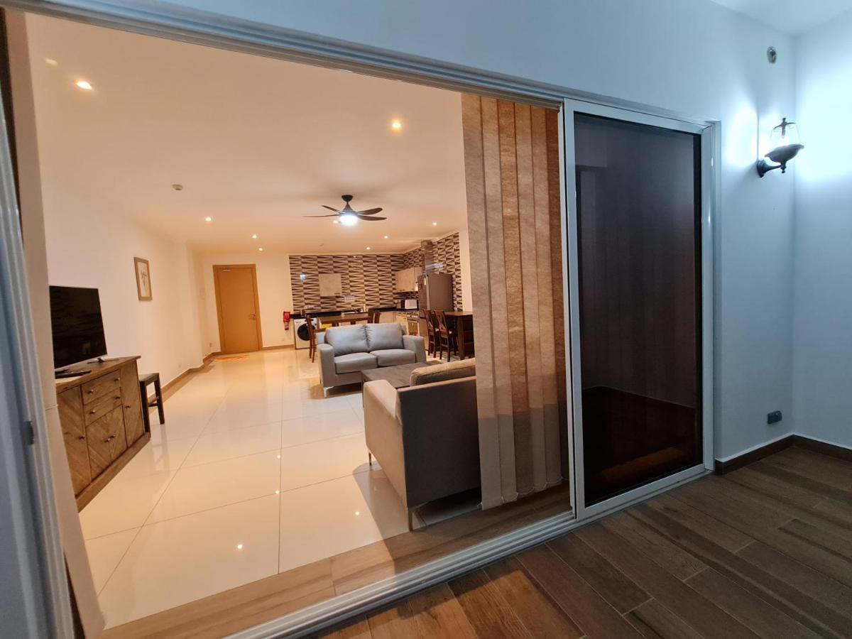 Royale Suites By Arc Royal Luxury Apts อองซ์รอแยล ภายนอก รูปภาพ