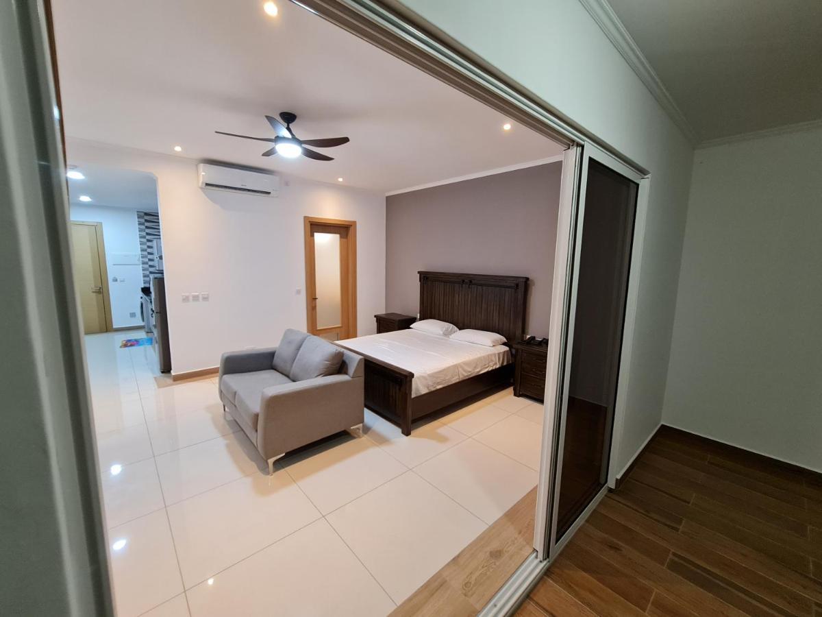 Royale Suites By Arc Royal Luxury Apts อองซ์รอแยล ภายนอก รูปภาพ